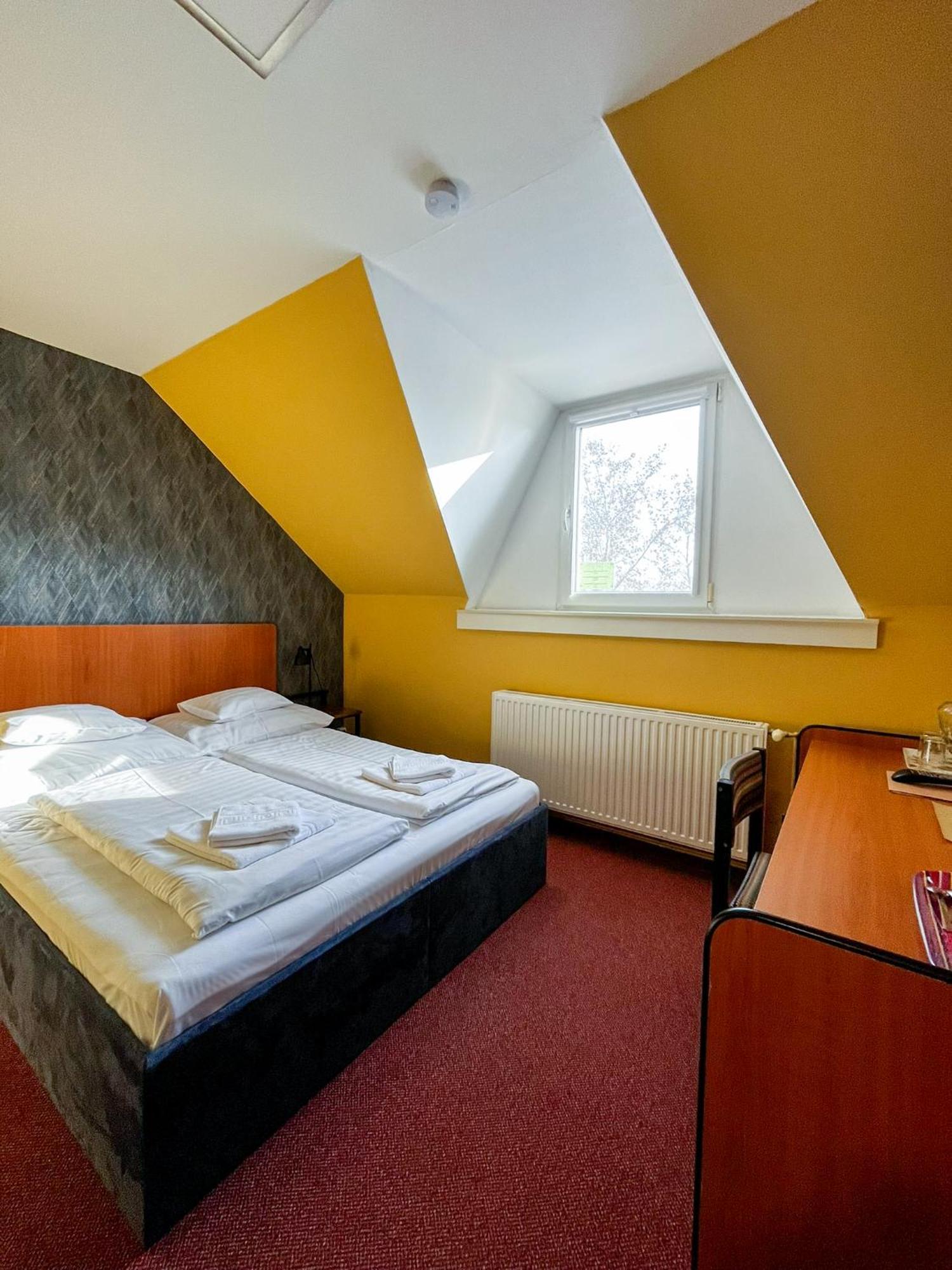 Hotel Kisviza Vendeghaz Baja Zewnętrze zdjęcie